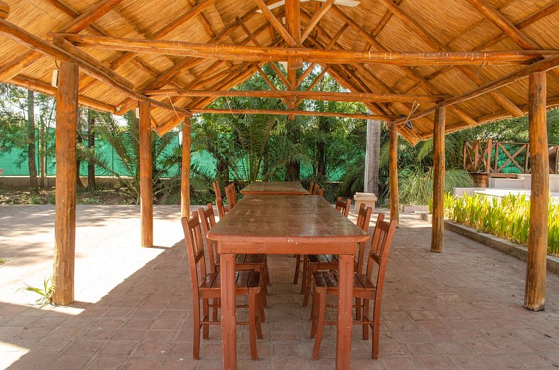 Casa com Piscina e Espaço Recreativo - Aluguel Sem Comissões