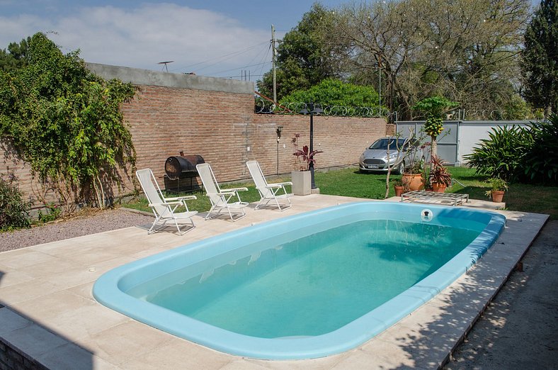 Casa com Piscina para 6 em Santiago del Estero - Sem Comissão