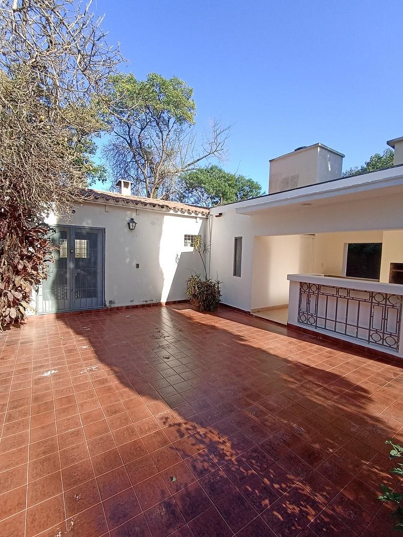 Casa de Fim de Semana com Piscina Privada e Conforto para 6