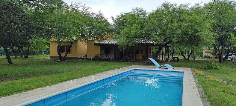 Casa de Vacaciones con Piscina en Santiago - Sin Comisión