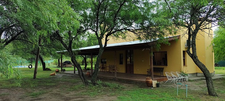 Casa de Vacaciones con Piscina en Santiago - Sin Comisión