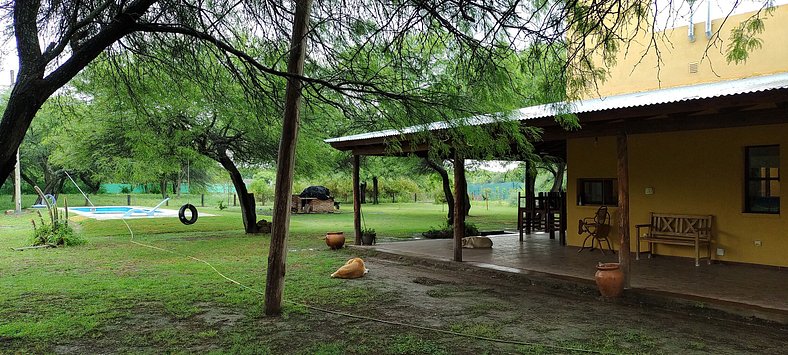 Casa de Vacaciones con Piscina en Santiago - Sin Comisión