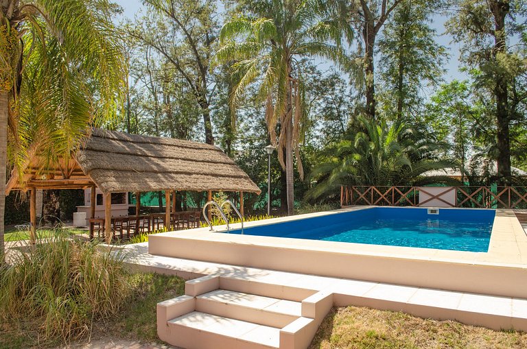 Casa de vacaciones con piscina y espacio recreativo