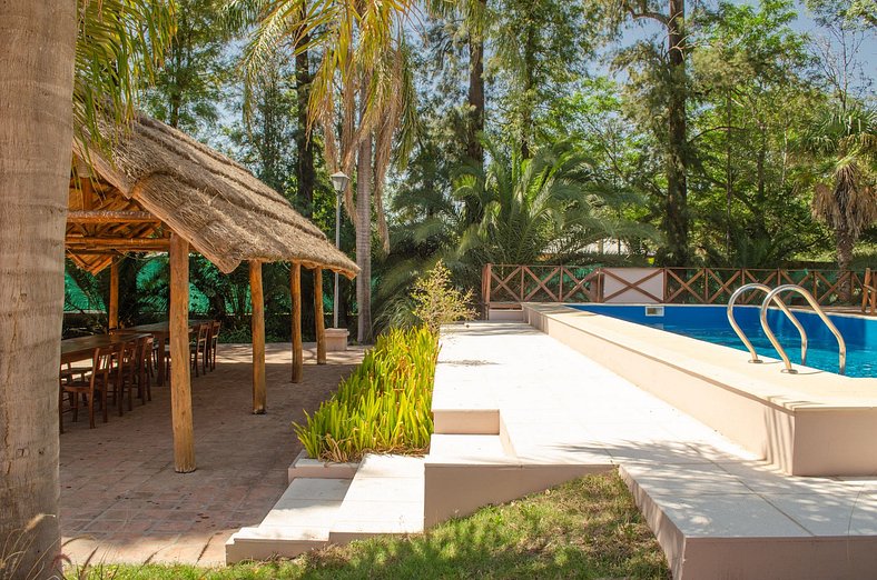 Casa de vacaciones con piscina y espacio recreativo