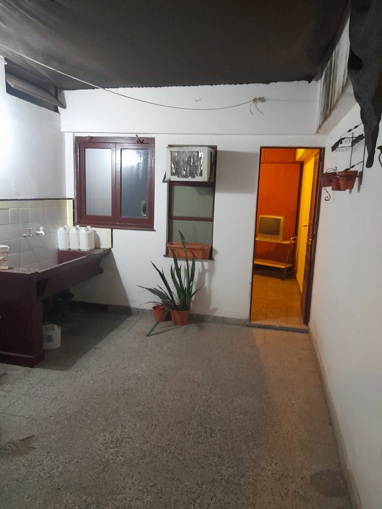 Encanto Antiguo con Comodidades Modernas en el Corazón de Sa