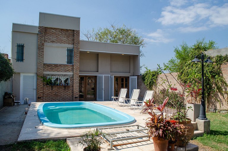 Pool House for 6 in Santiago del Estero - No Commission