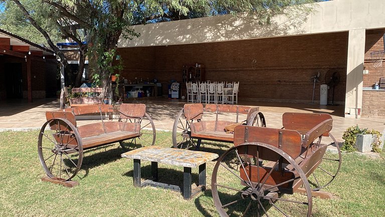 Private Rooms in Complex with Pool and BBQ Area